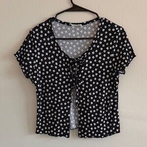 Pinc Black and White Daisy Print Blouse
